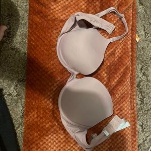 36c bra barely been wore from PINK
